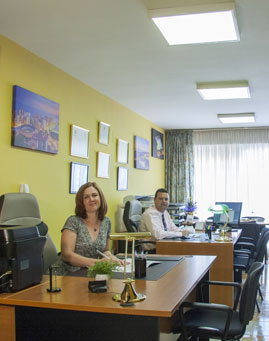 Abogado especialista en compra / venta / alquiler de locales, solares y naves